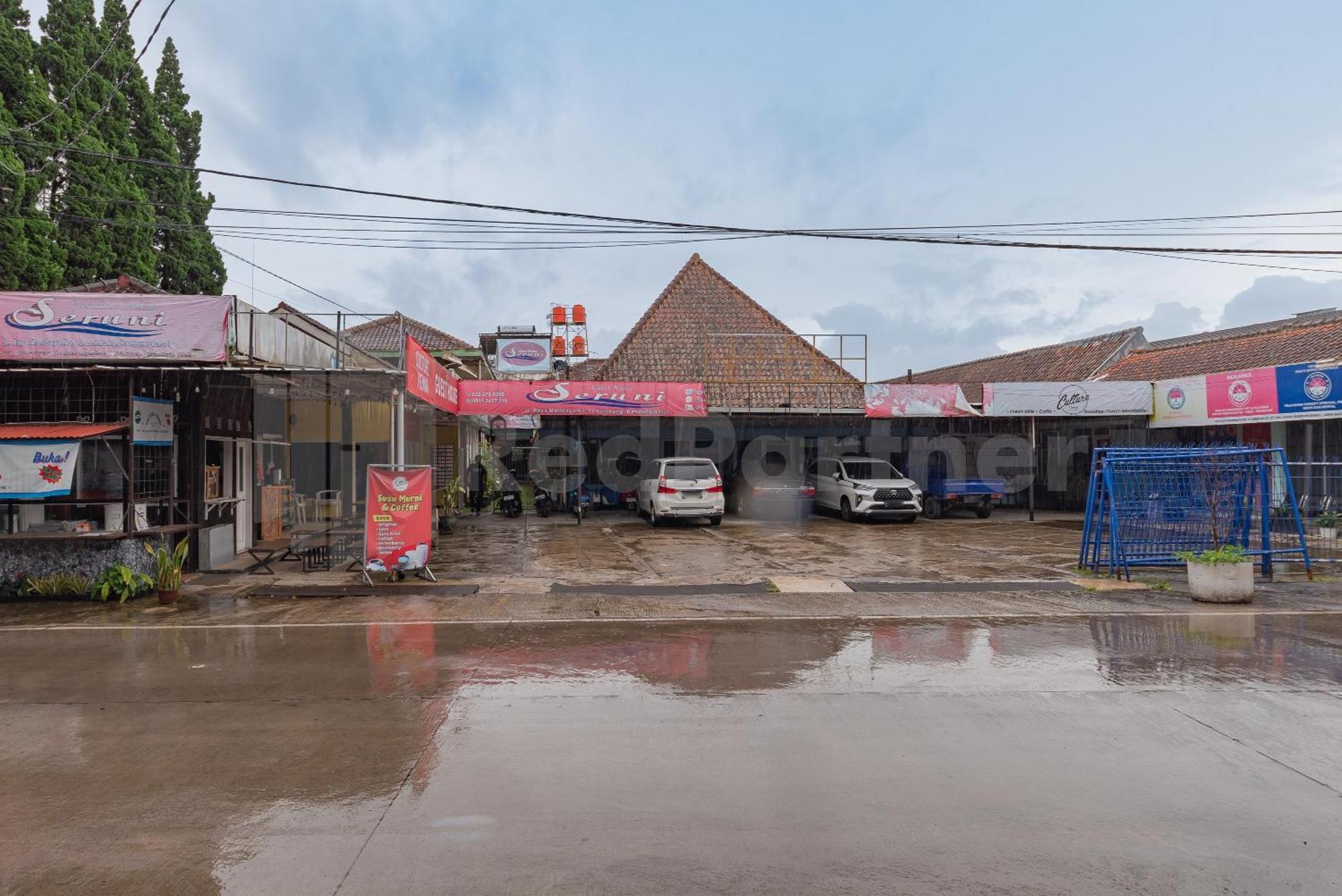 Seruni Guest House Near Alun Alun Lembang Mitra Reddoorz Esterno foto